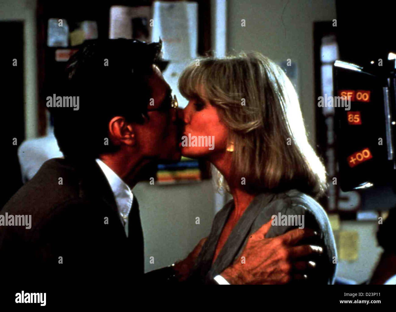 Romantik Bevorzugt  She'll Take Romance  Tom Skerritt, Linda Evans Bisher zufrieden mit ihrem Verlobten Warren Dennis (Tom Stock Photo