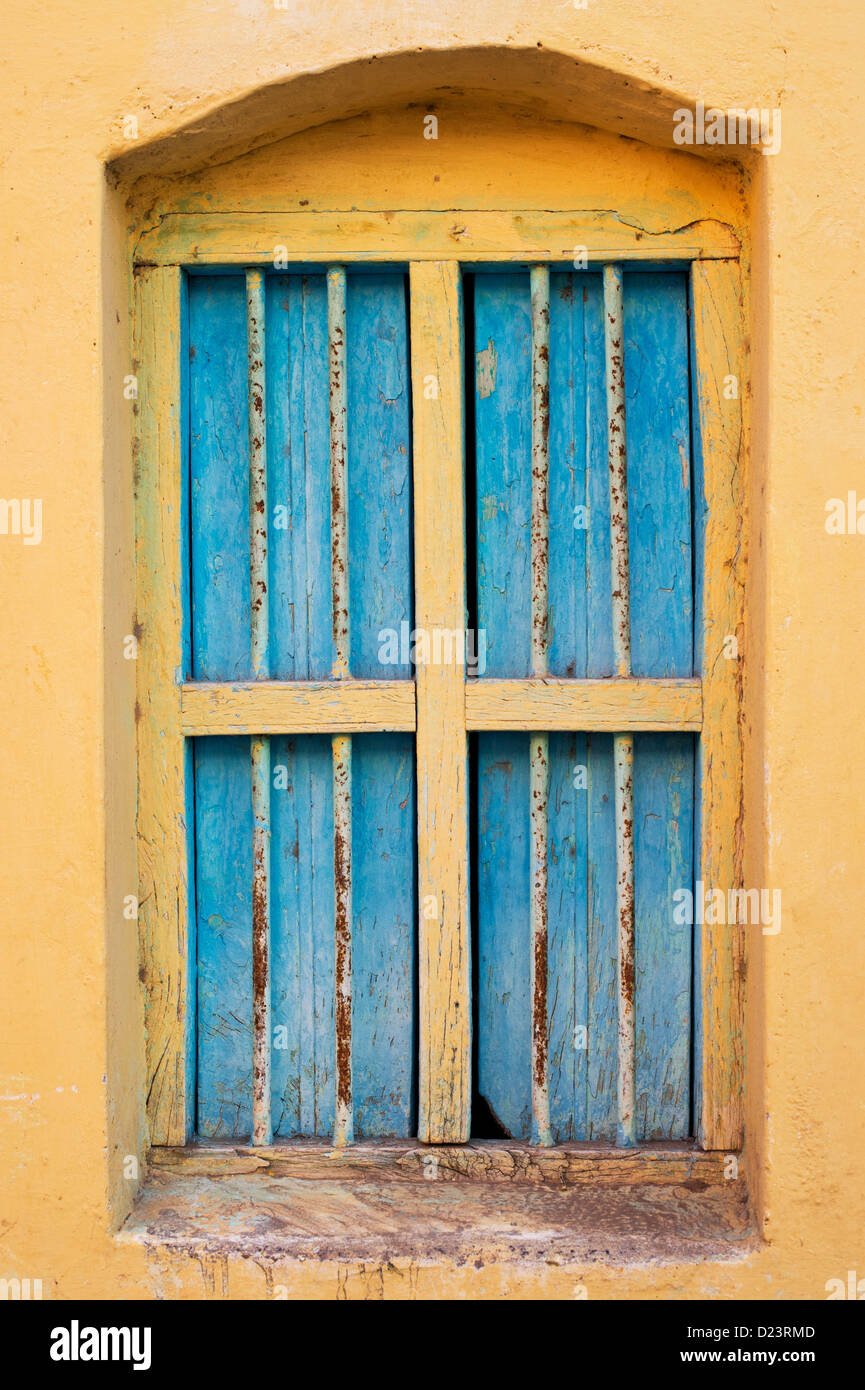 Old Indian Window Shutter From Madhya Pradesh - 18thC Old Indian Window Shutter From Madhya Pradesh - 18thC
