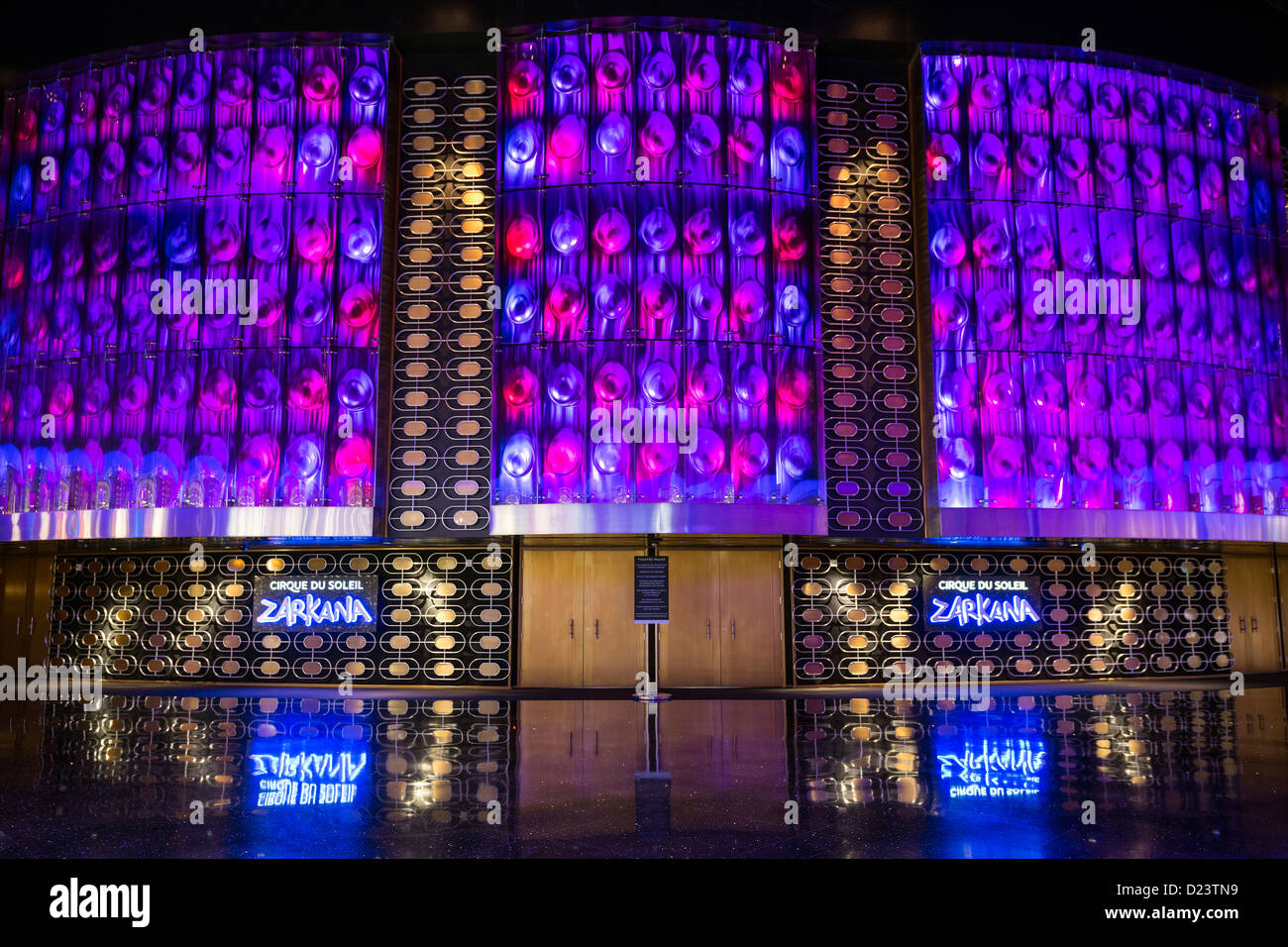 Théâtre cirque hires stock photography and images Alamy