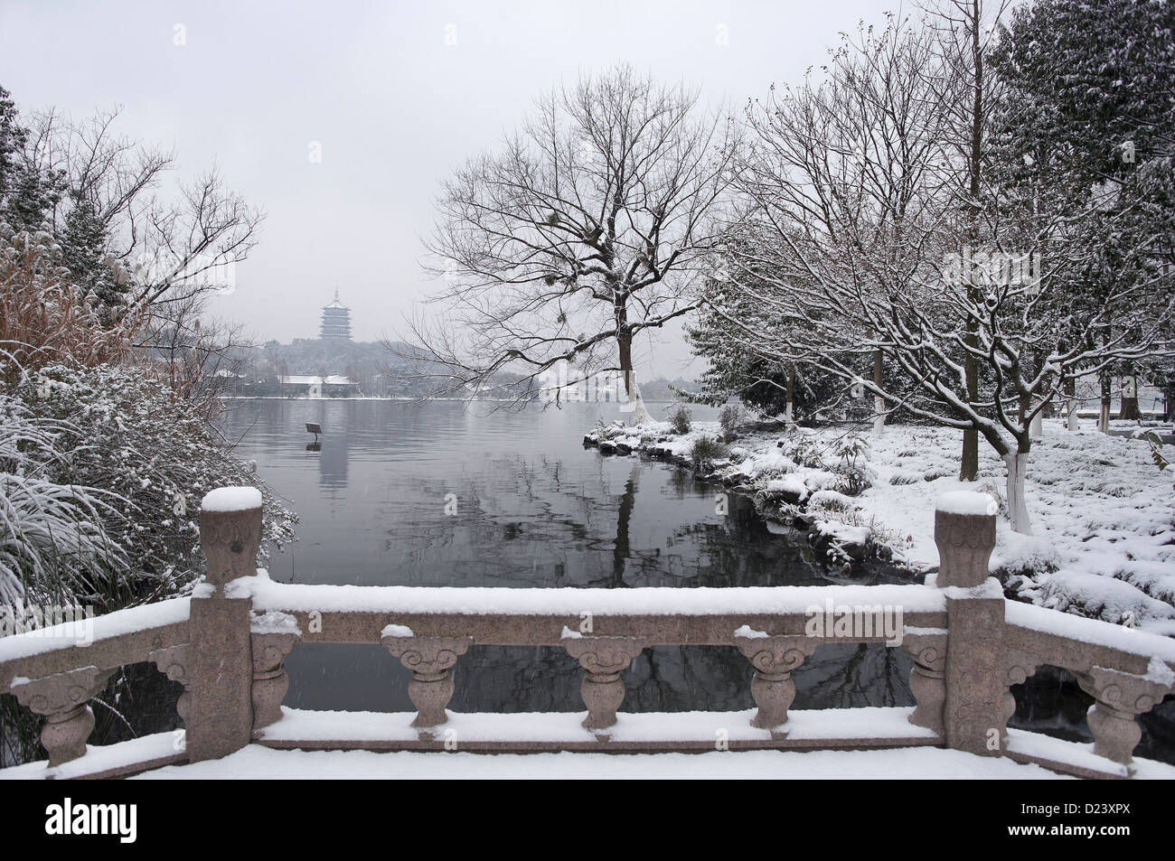 Snowy view of Leifeng Pagoda at West Lake, Hangzhou, China Stock Photo
