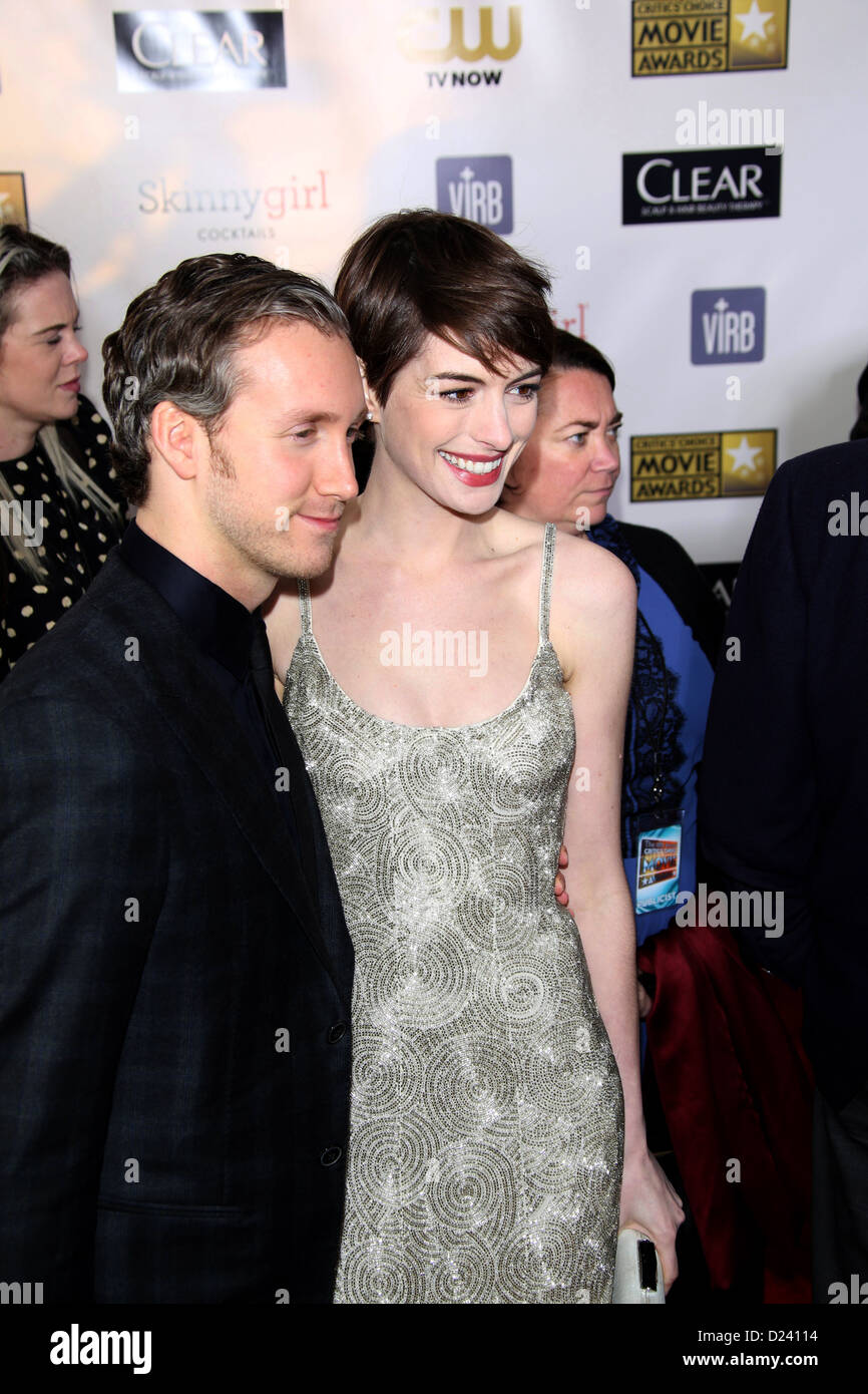 Anne Hathaway And Adam Shulman How They Met