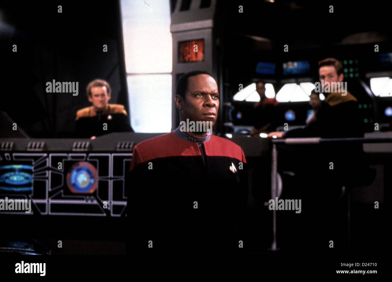 Star Trek: Deep Space Nine  Star Trek: Deep Space Nine  Commander Benjamin Sisko (Avery Brooks, m) *** Local Caption *** 1992 -- Stock Photo