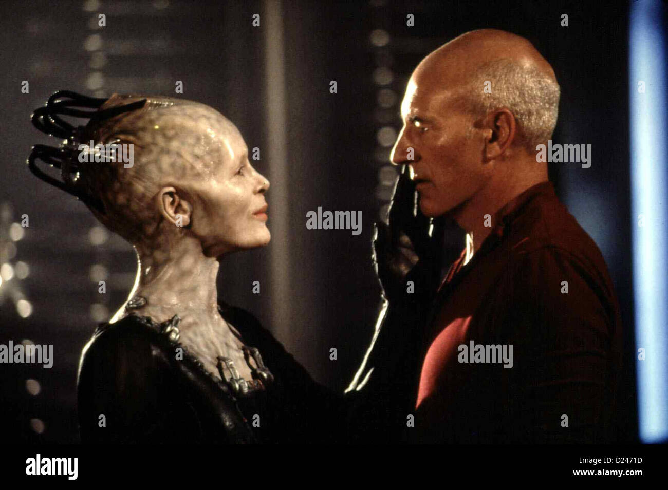 Star Trek - Der Erste Kontakt  Star Trek: First Contact  Alice Krige, Patrick Stewart Die Borg-Koenigin (Alice Krige) bezirzt Stock Photo