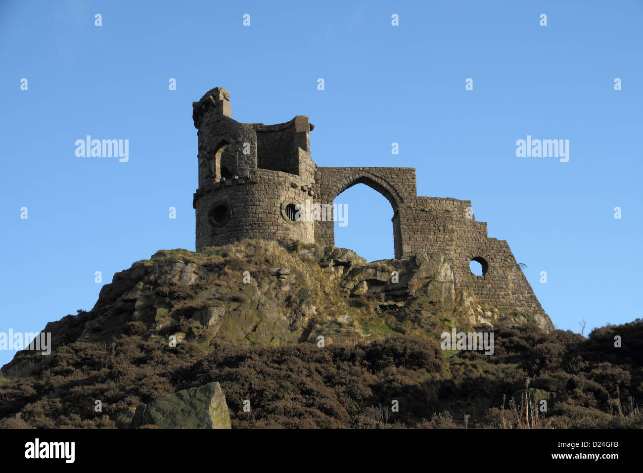 Mow Cop 'castle' (folly) near Stoke-on-Trent, on the Staffs / Cheshire border, UK Stock Photo
