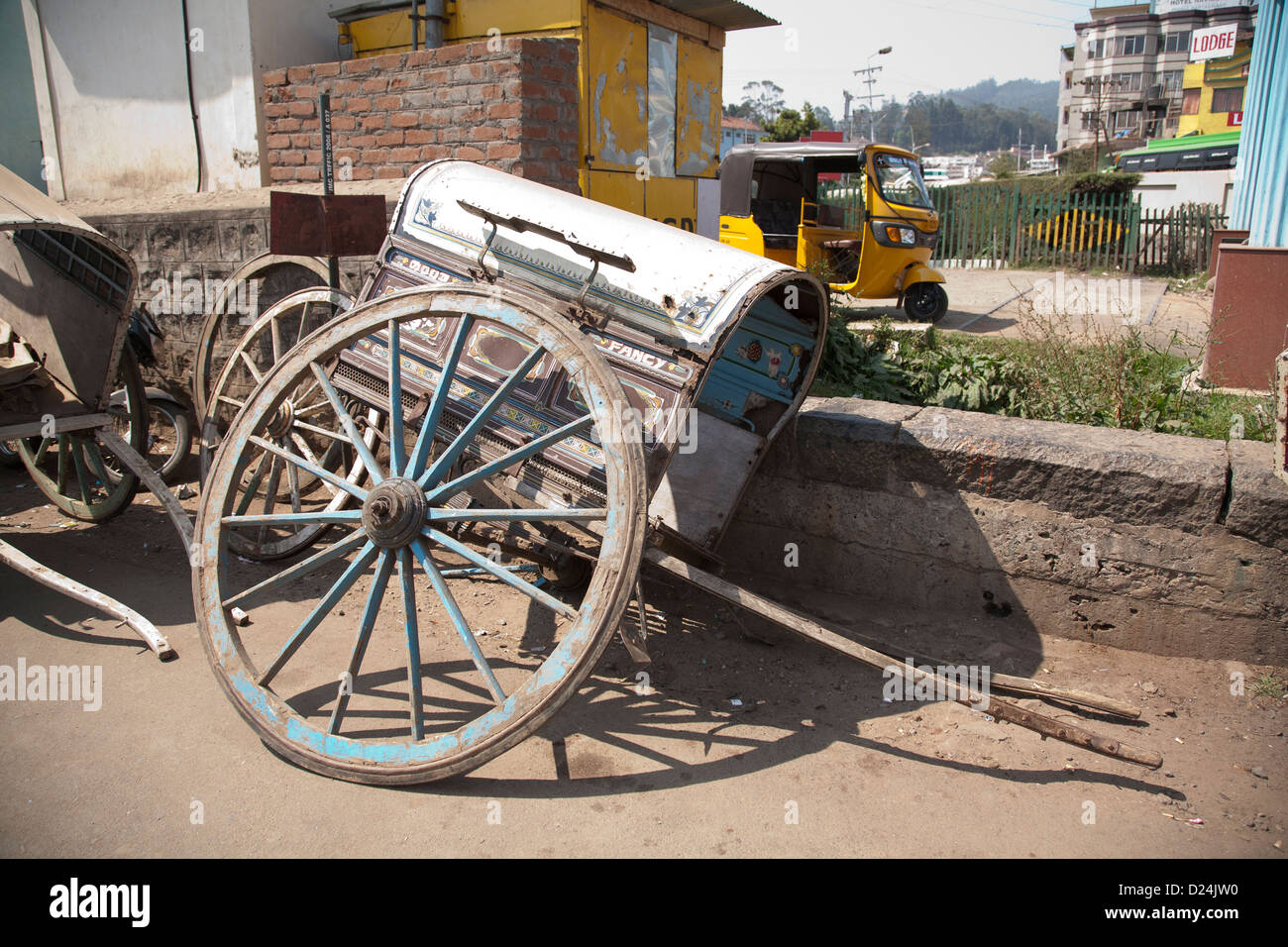 tamil Nadu, India hand cart on side of road Stock Photo Alamy