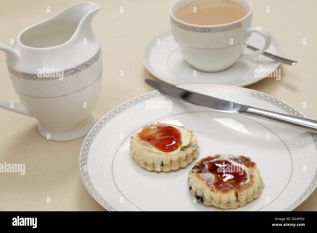 Traditional british tea cakes hi-res stock photography and images - Alamy