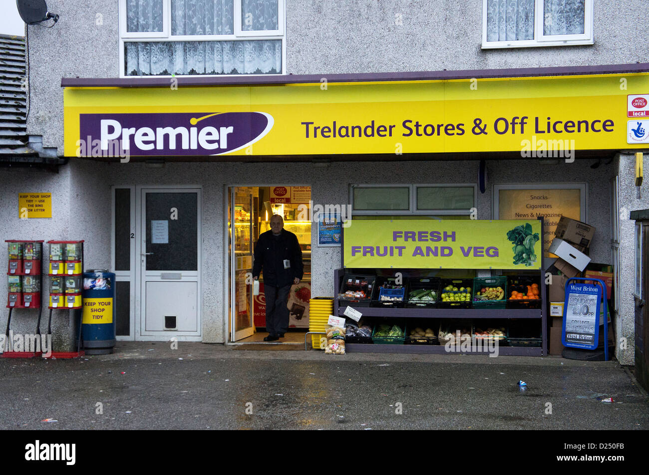 A Premier local stores and off licence Stock Photo Alamy