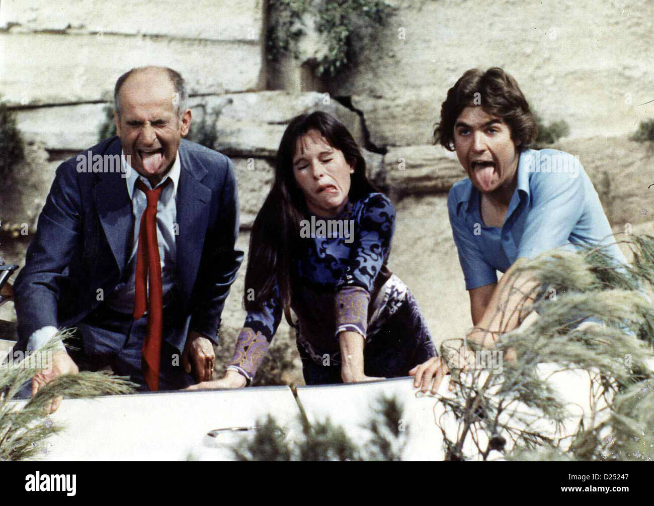 Balduin, Der Sonntagsfahrer Sur Un Arbre Perche Louis de Funes, Geraldine Chaplin, Olivier de Funes Henri Roubier (Louis de Stock Photo