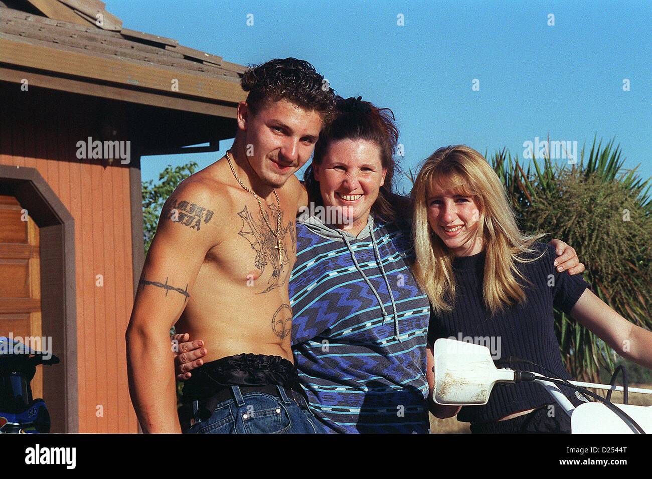 Jun 23 1999 Galt California U S File L R William Nesler 17 Ellie Nesler Mother And Becky Nesler 13 At Their New Home Near Galt Ellie Nesler Made Headlines When