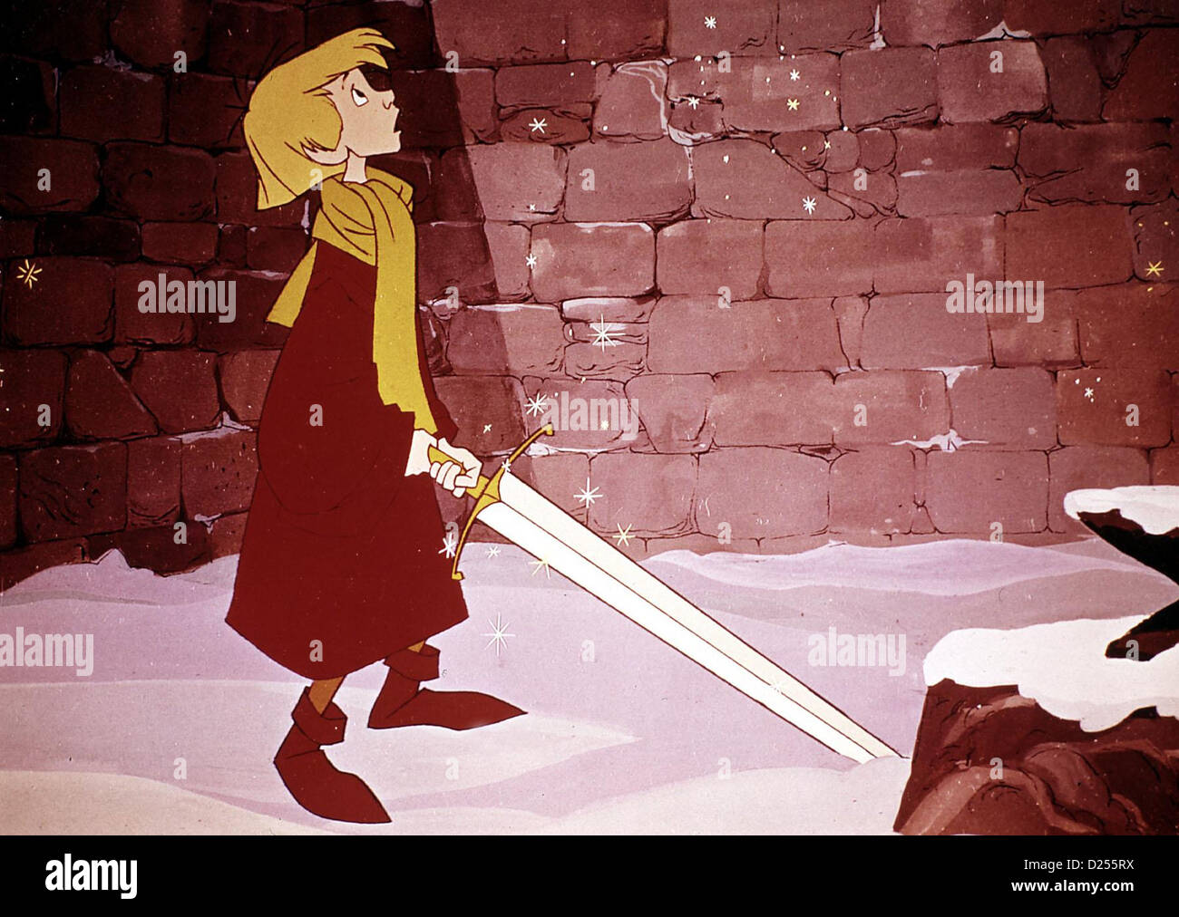 Die Hexe Und Der Zauberer  Sword In Stone  Unter Merlins Aufsicht waechst so der Knabe zu einem jungen Ritter heran. Bald zeigt Stock Photo