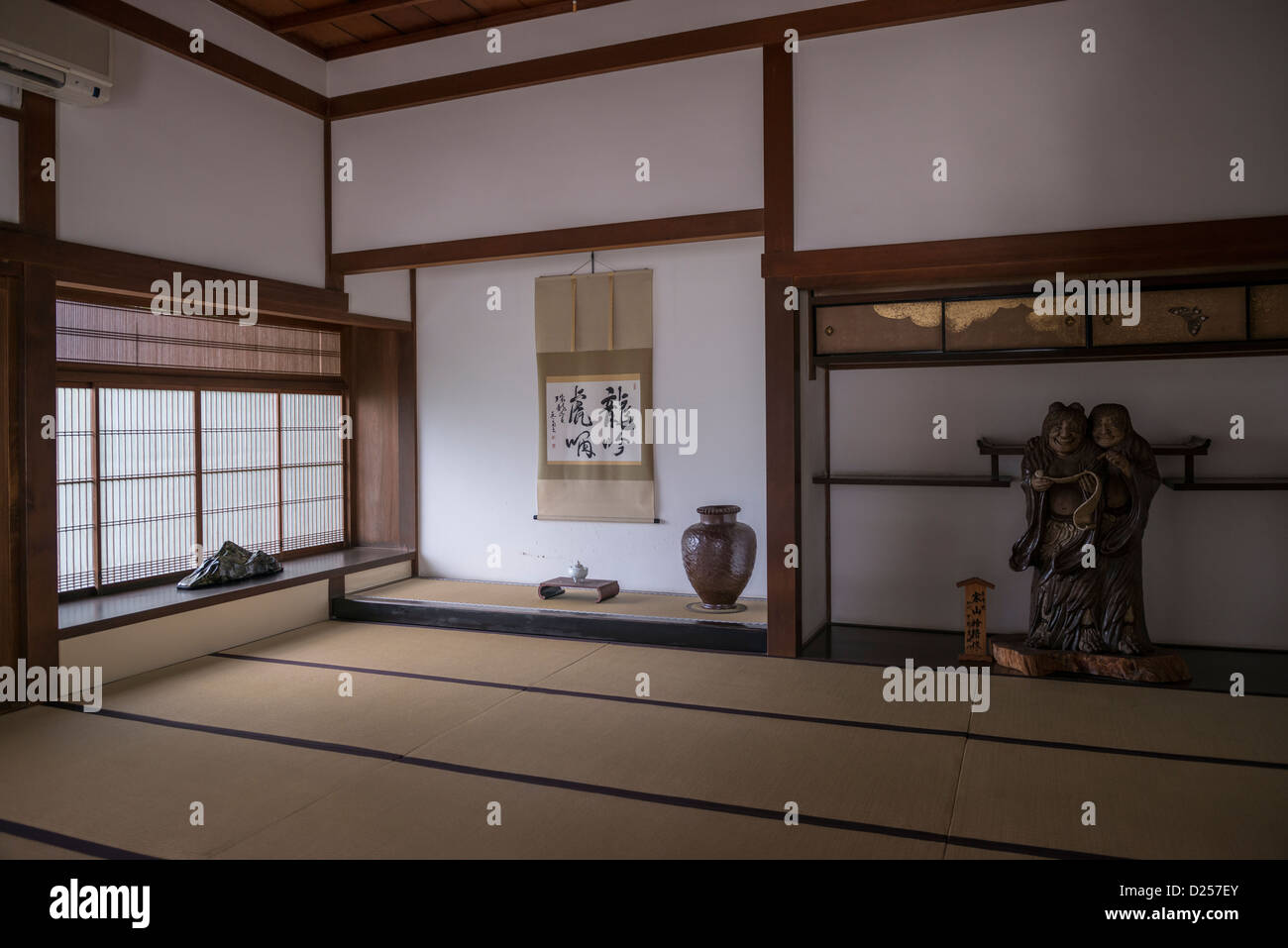 Buddhist living quarters hi-res stock photography and images - Alamy