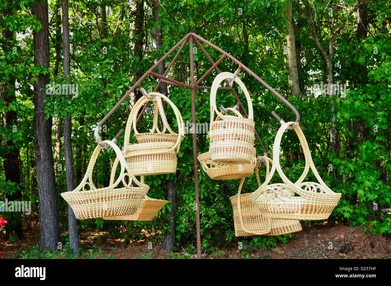 Sweetgrass baskets hires stock photography and images Alamy