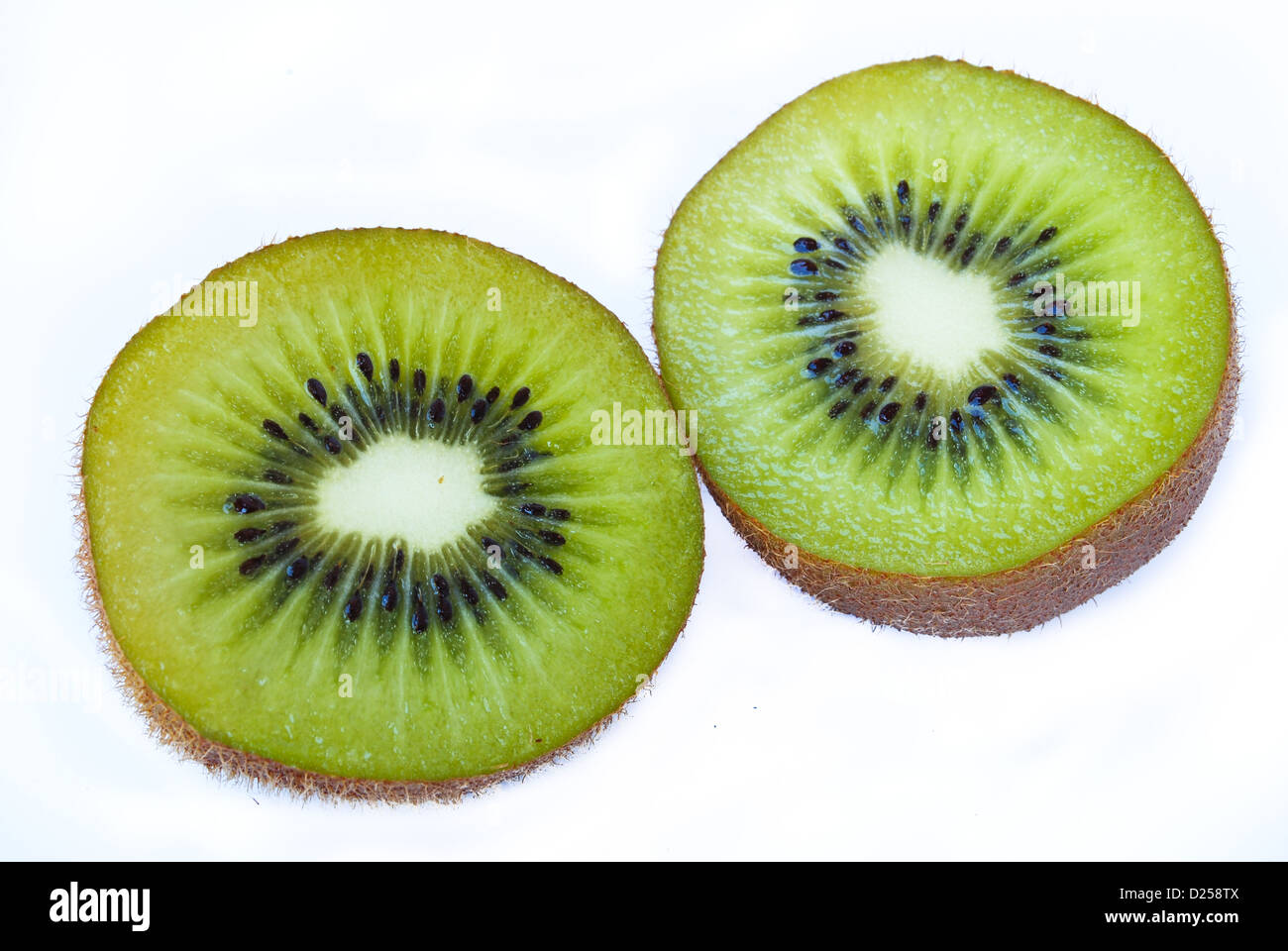 Whole kiwis pile hi-res stock photography and images - Alamy