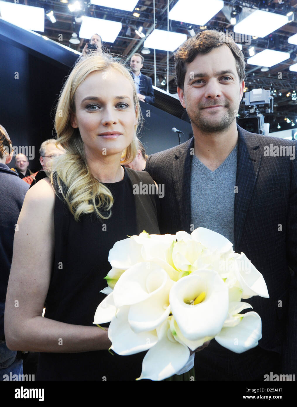 Diane Kruger and her boyfriend Joshua Jackson stand during the unveiling of the new Mercedes-Benz E class on the first press day at the North American International Auto Show (NAIAS) in Detroit, USA, 14 January 2013. The show is open to press and sellers on 14 January and is open to the public on 19 until 27 January. Photo: ULI DECK Stock Photo