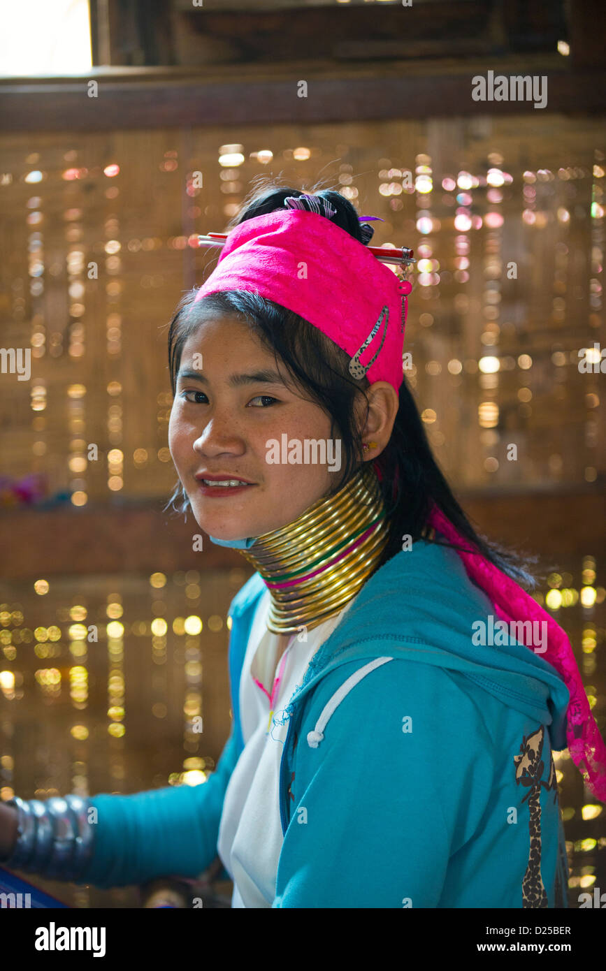 Padaung Shan, Kayan Lahwi tribal girls, inle, myanmar, burma Stock Photo