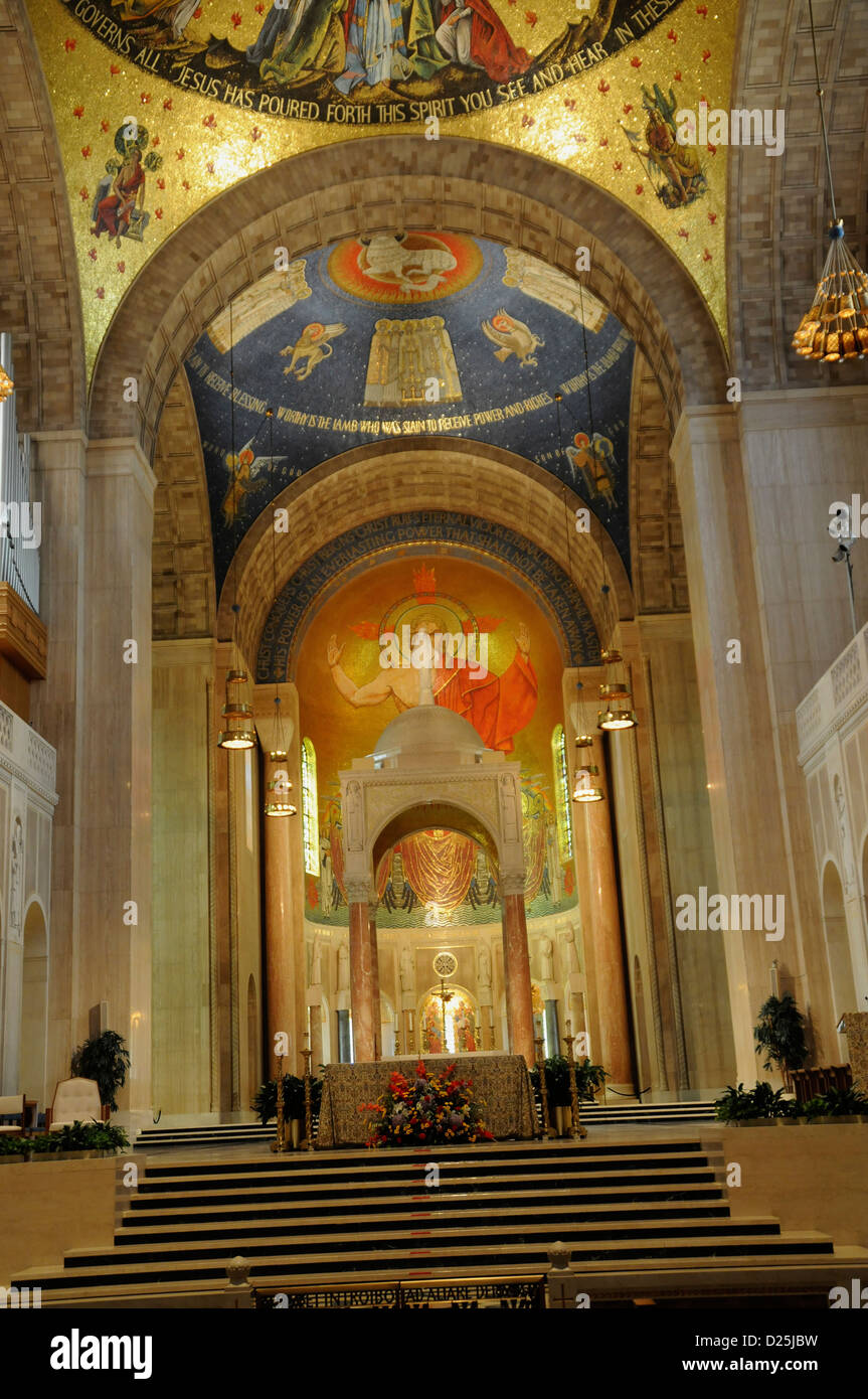 The inside of the shrine of the Immaculate Conception in Washington DC Stock Photo
