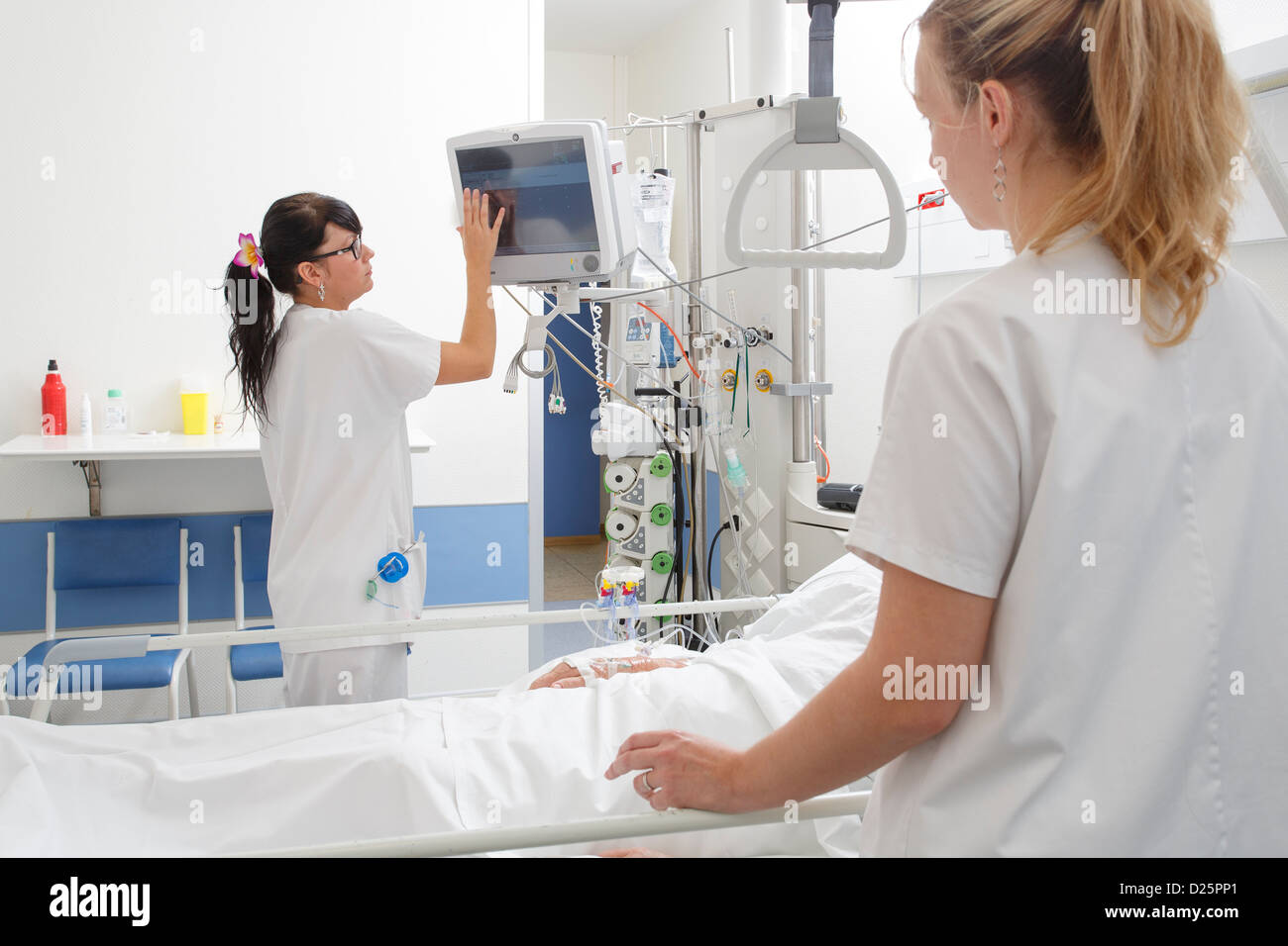 NURSE DISPENSING CARE Stock Photo Alamy