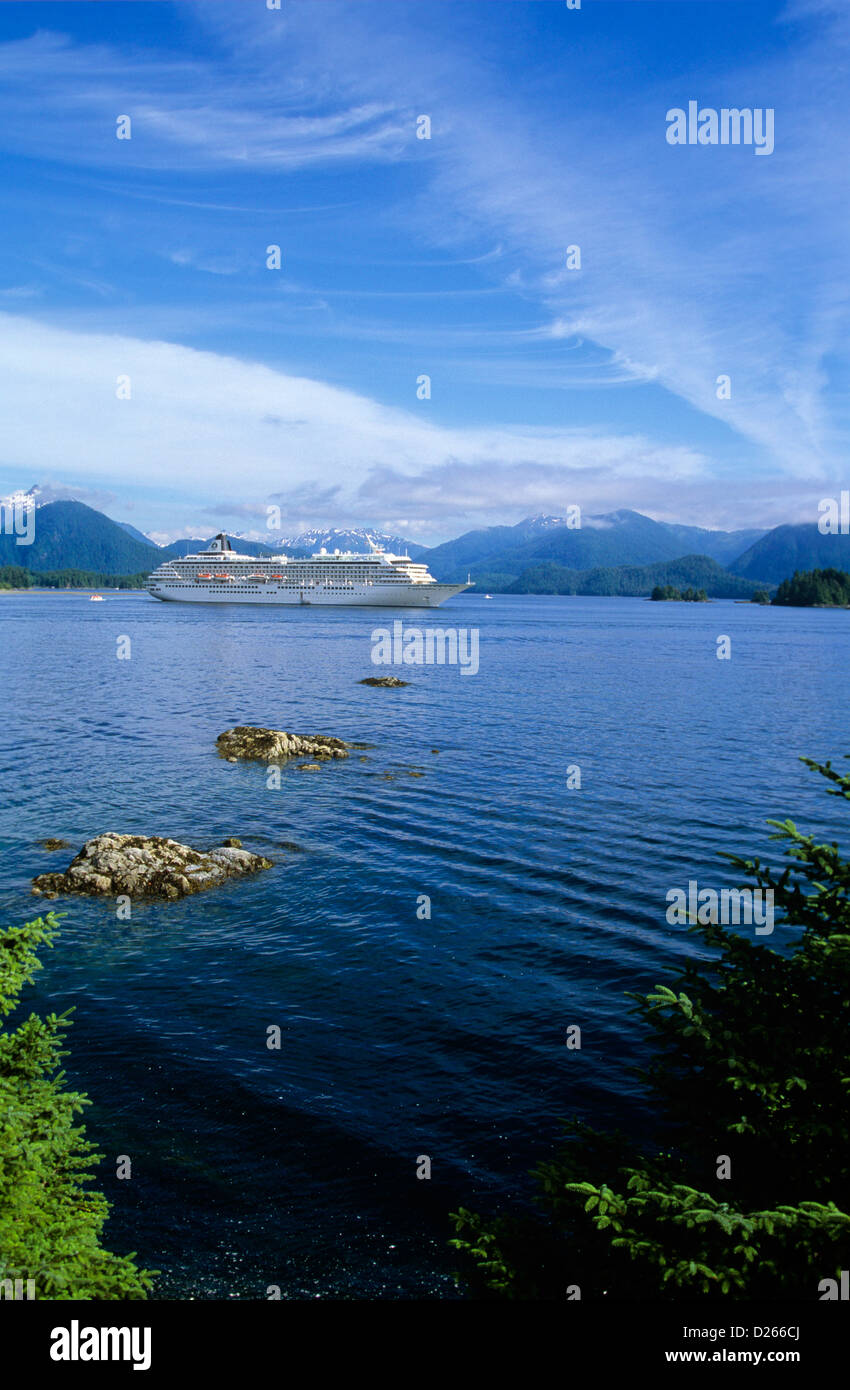 Crystal harmony cruise ship hi-res stock photography and images