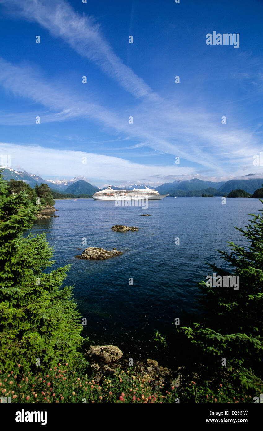 Crystal harmony cruise ship hi-res stock photography and images