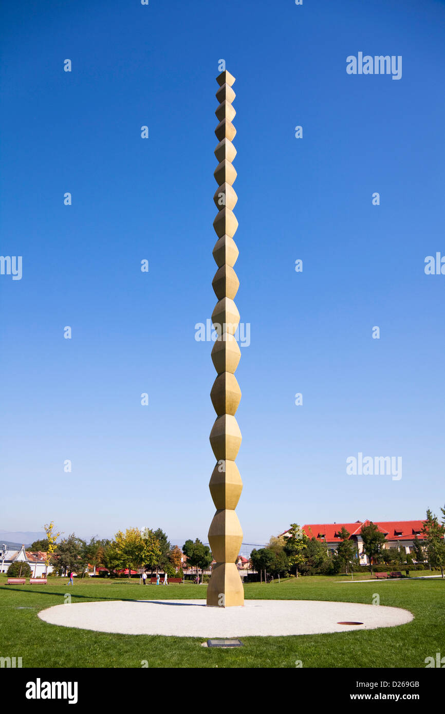 The Endless Column by Constantin Brancusi, Targu Jiu, 1938. It is part of a  sculptural ensemble, Romania, Targu Jiu Stock Photo - Alamy