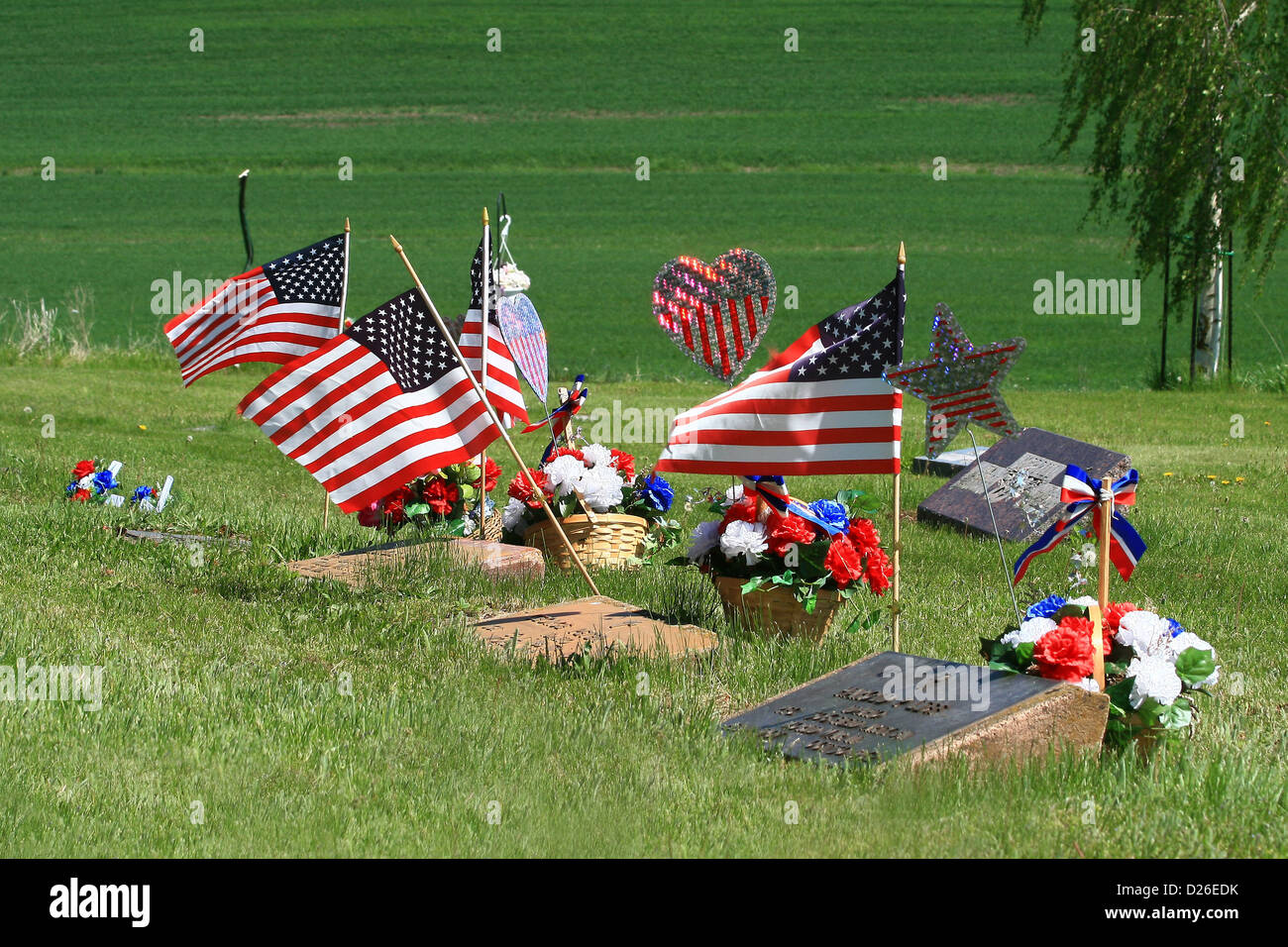 memorial-day-flags-and-flowers-stock-photo-alamy