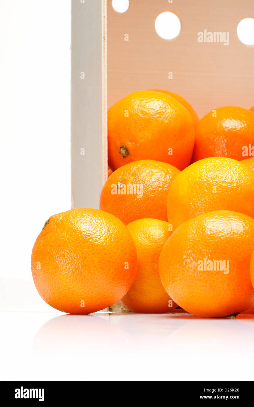 Crate of mandarins or clementines Stock Photo Alamy