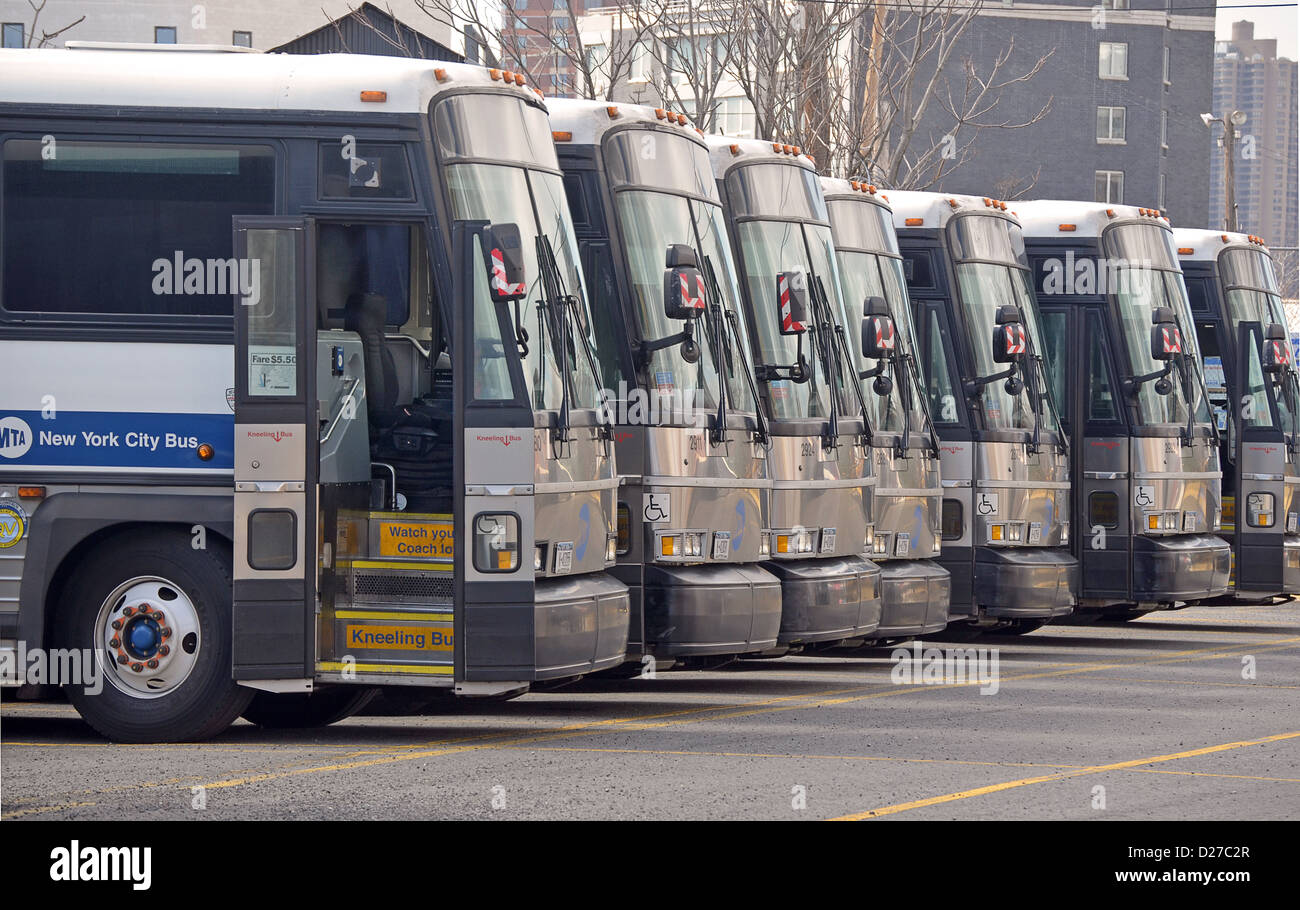 Busses in a row hires stock photography and images Alamy