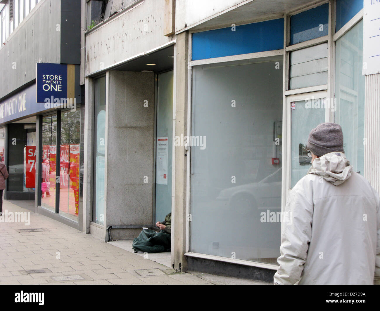 Empty stores hi-res stock photography and images - Alamy