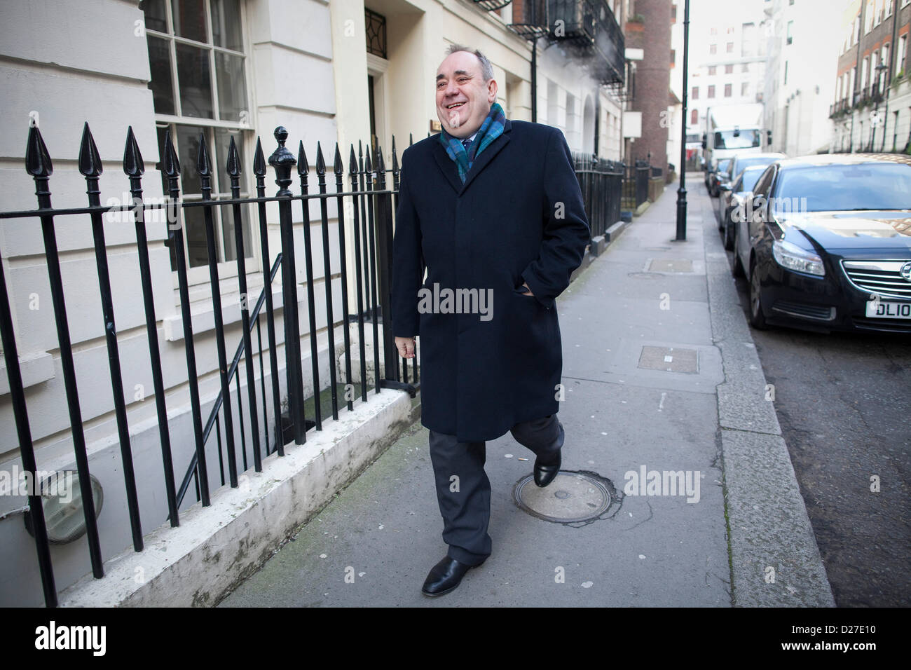 London, UK. 16th January 2013.   Picture shows Alex Salmond, First Minister of Scotland along the street in central London, UK after speaking at the Foreign Press Association. Credit:  Jeff Gilbert / Alamy Live News Stock Photo