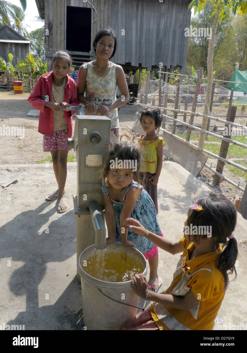 girls cambodia washing Cambodia - children washing at well Stock Photo - Alamy