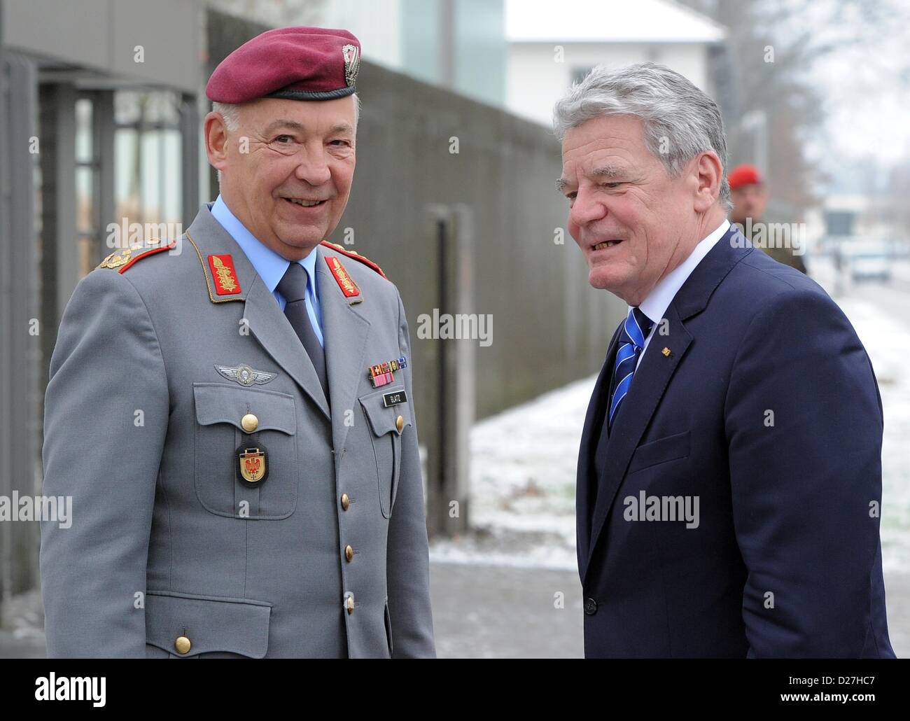 Geltow, Germany, 16th January 2013. Lieutenant general Rainer Glatz (L ...