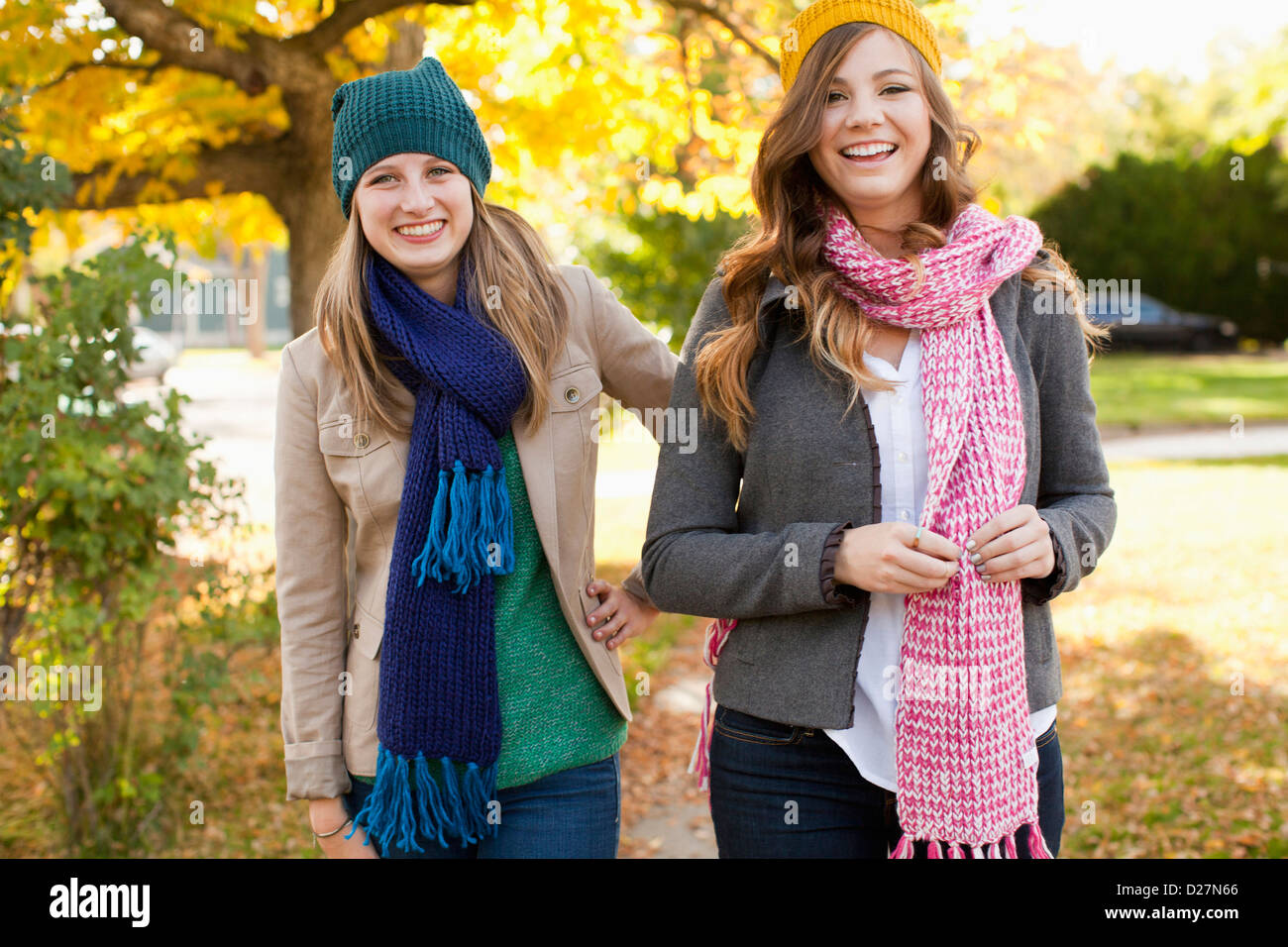 Women wearing similar hats hi-res stock photography and images - Alamy