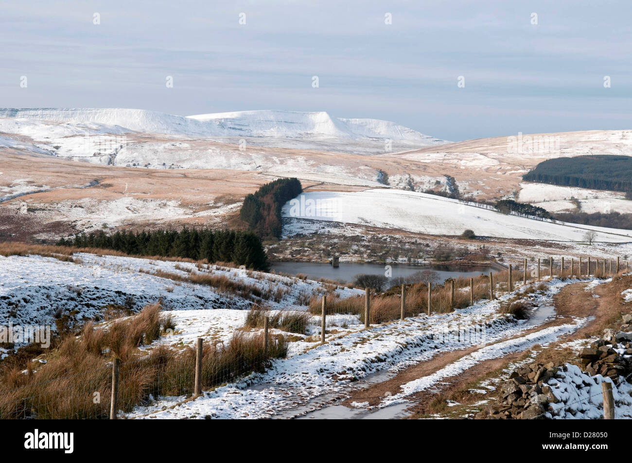 Brecon beacons winter drive hires stock photography and images Alamy