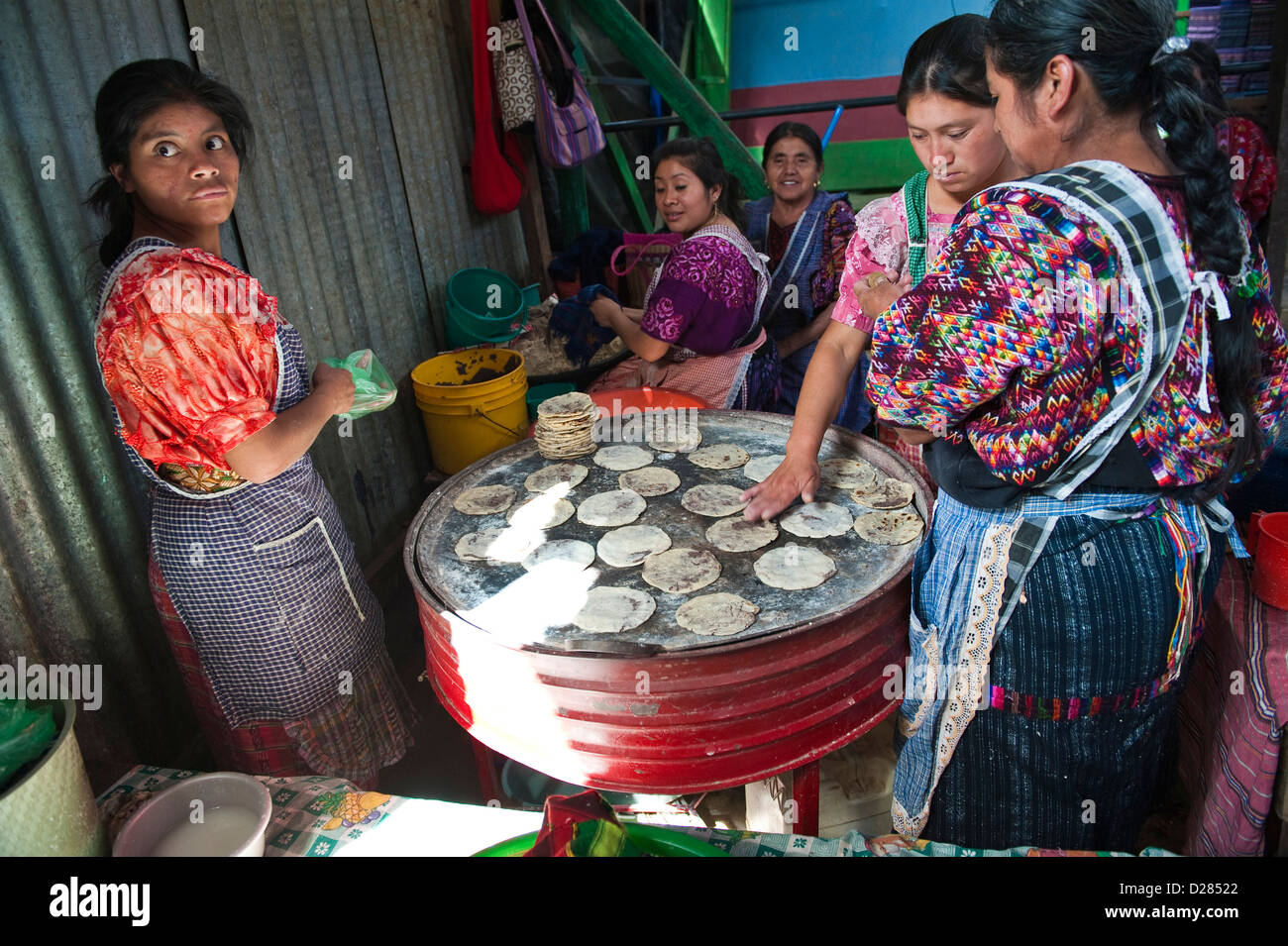 Women making tortillas hires stock photography and images Alamy