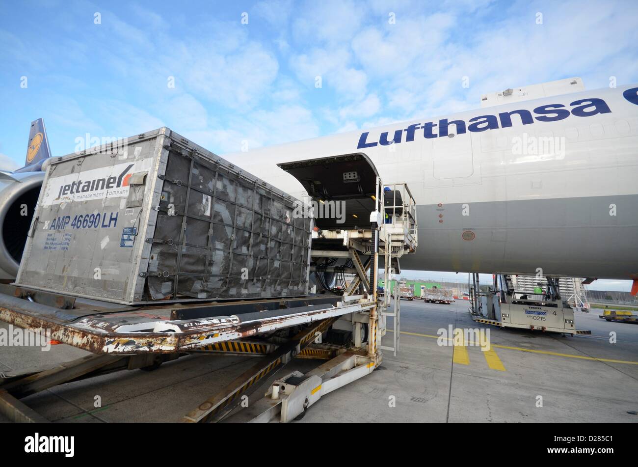 An MD11 Lufthansa Cargo aircraft is loaded on 11/12/2012 at the Rhein