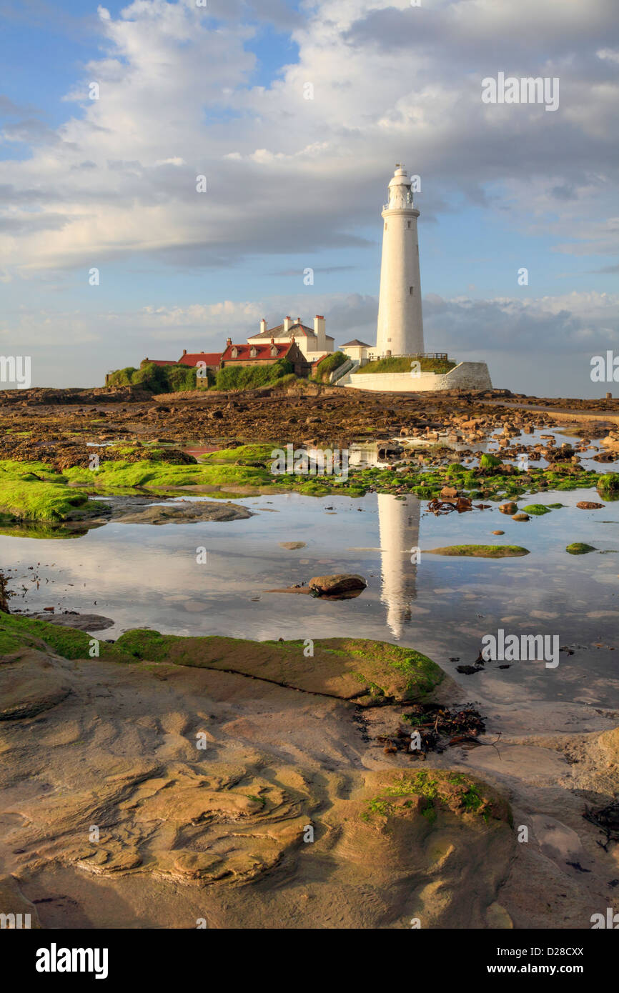 Lighthouse at low tide hires stock photography and images Alamy