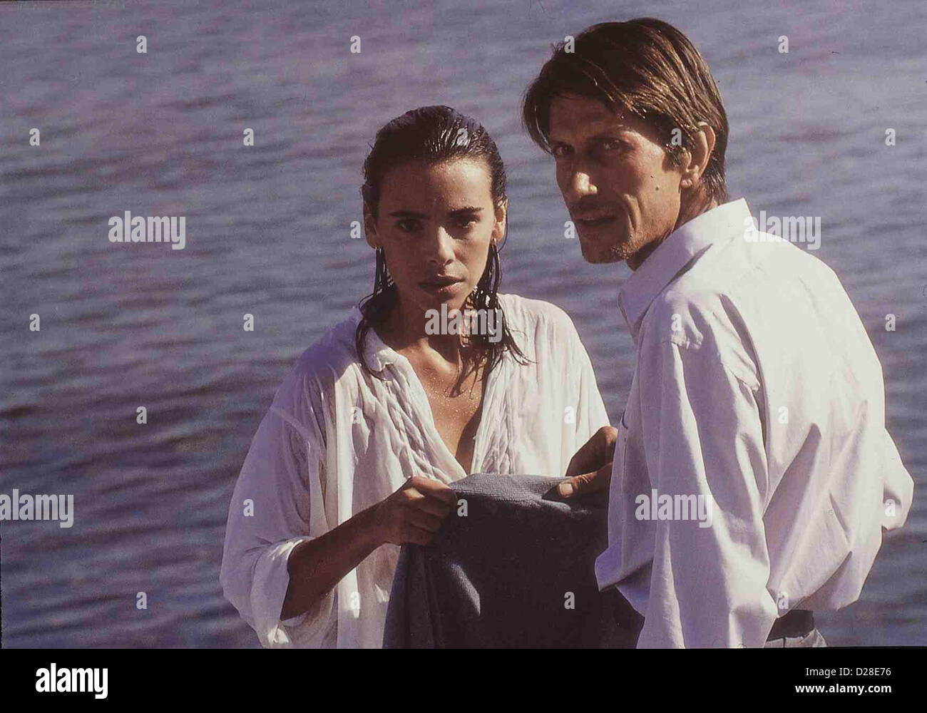 Sweetheart   Toutes Peines Confondues   Jeanne (Mathilda May) mit Gardella (Jacques Dutronc)  *** Local Caption *** 1992  -- Stock Photo