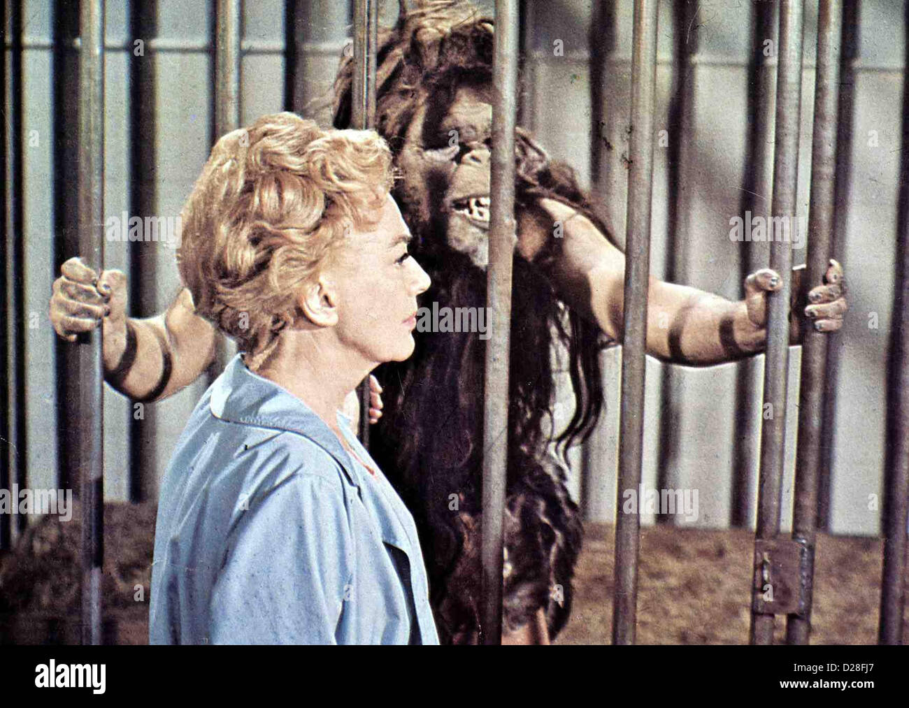 Das Ungeheuer  Trog  Joan Crawford, Joe Cornelius Dr. Brockton (Joan Crawford) glaubt endlich ein Troglodyt (Joe Cornelius), Stock Photo