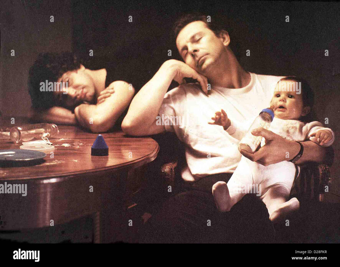 Drei Maenner Und Ein Baby  Trois Hommes Et Un Couffin  Michel Boujenah, Roland Giraud Das Leben mit Baby (Jennifer Moret) Stock Photo