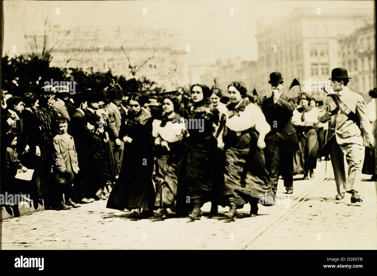 Crowd Watching May Day Parade, New York City, USA, 1910 Stock Photo