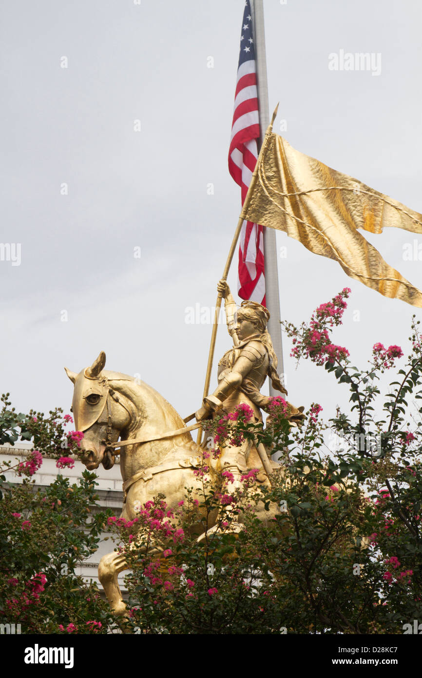 LA, New Orleans, French Quarter, statue of Joan of Arc, Maid of Orleans