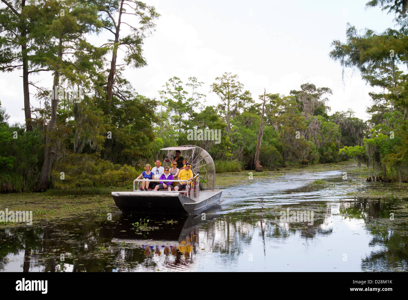 Louisiana bayou boat hi-res stock photography and images - Alamy