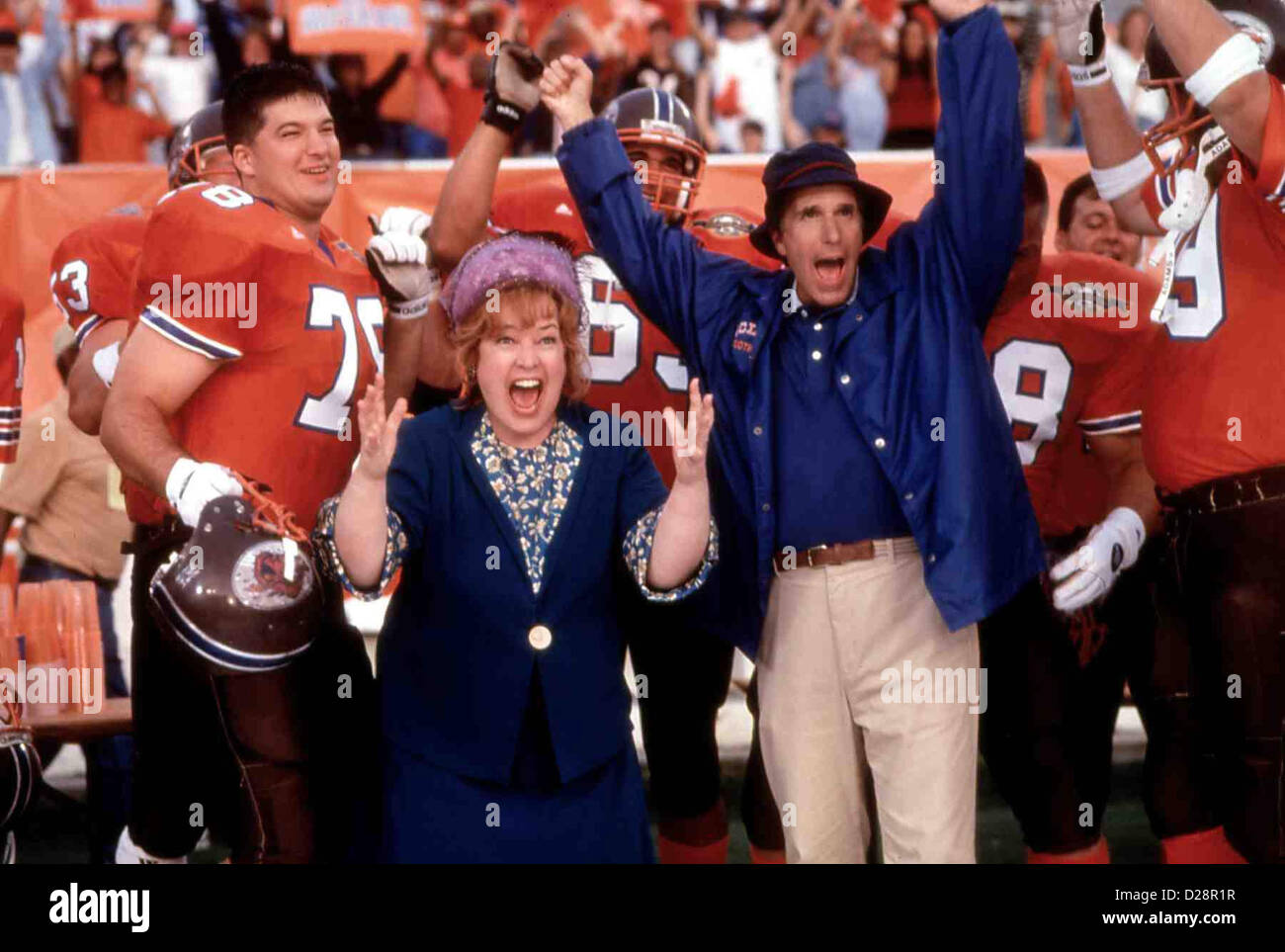 Waterboy - Der Typ Mit Dem Wasserschaden  Waterboy,  Mama Boucher (Kathy Bates,m), Coach Klein (Henry Winkler,2.v.r.) *** Local Stock Photo