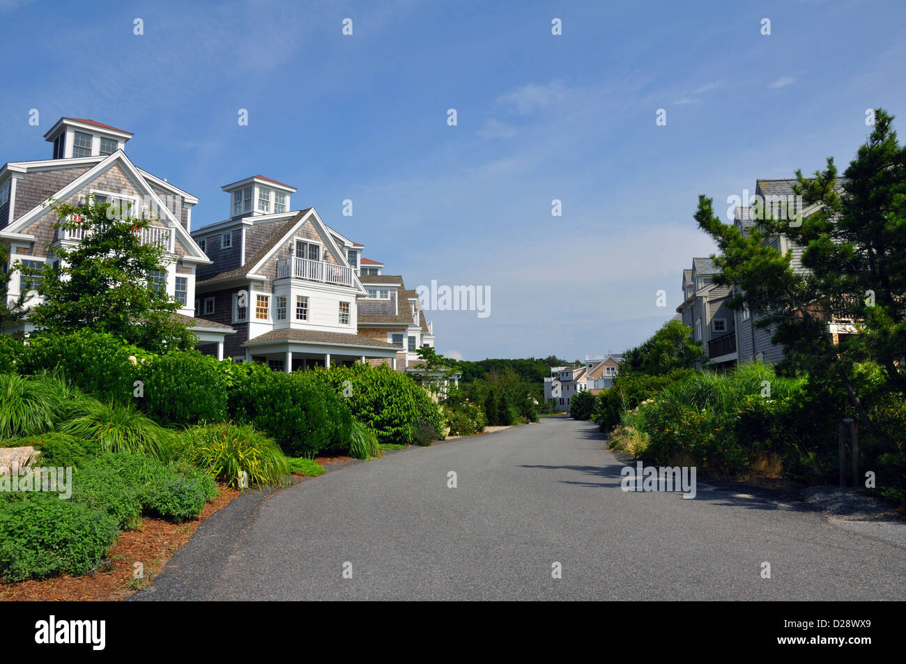 Cape cod style apartment building hires stock photography and images