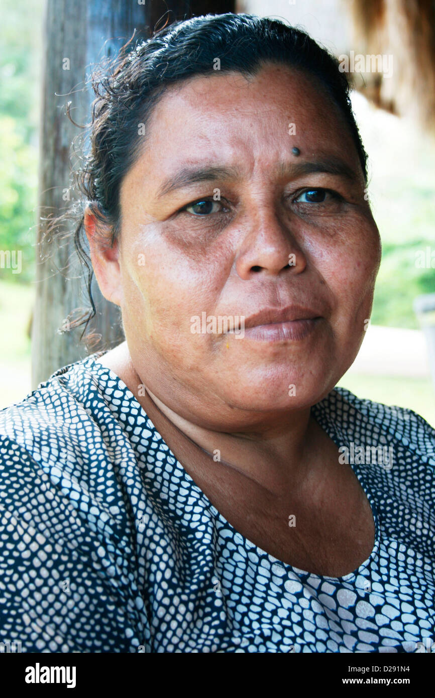 Dominica, Carib Basket Weaver Stock Photo Alamy