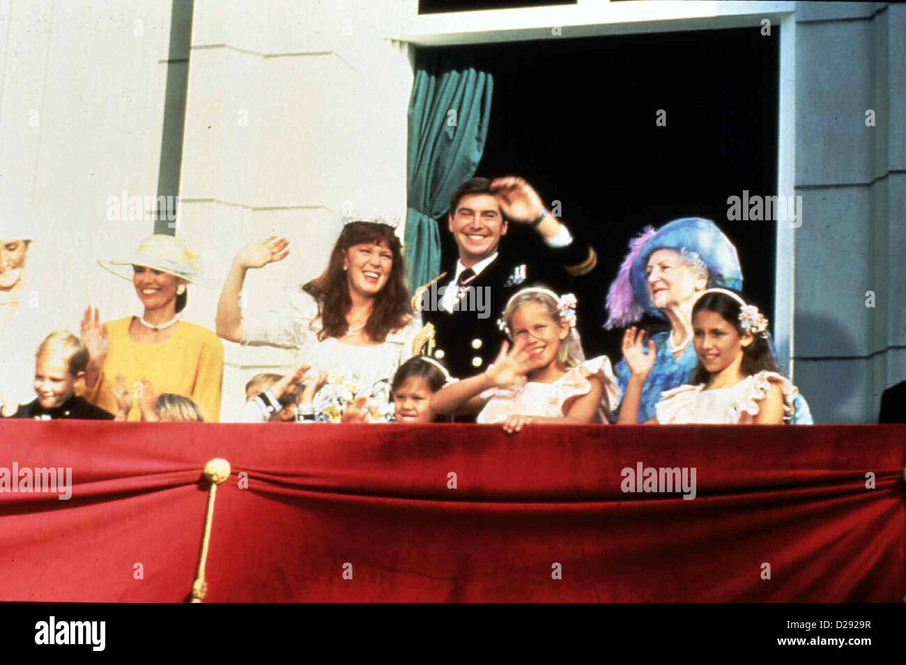 Zwischen Bett Und Thron (1+2)  Women Windsor  Fergie (Sallyanne Law,m), Prinz Andrew (Robert Meadmore) *** Local Caption *** Stock Photo