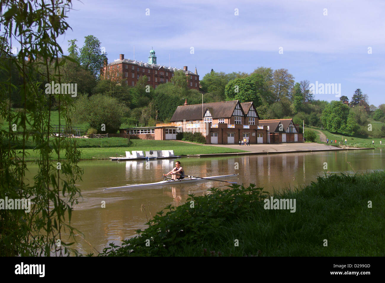 SHREWSBURY SCHOOL AND BOATHOUSE ON THE RIVER SEVERN Stock Photo Alamy