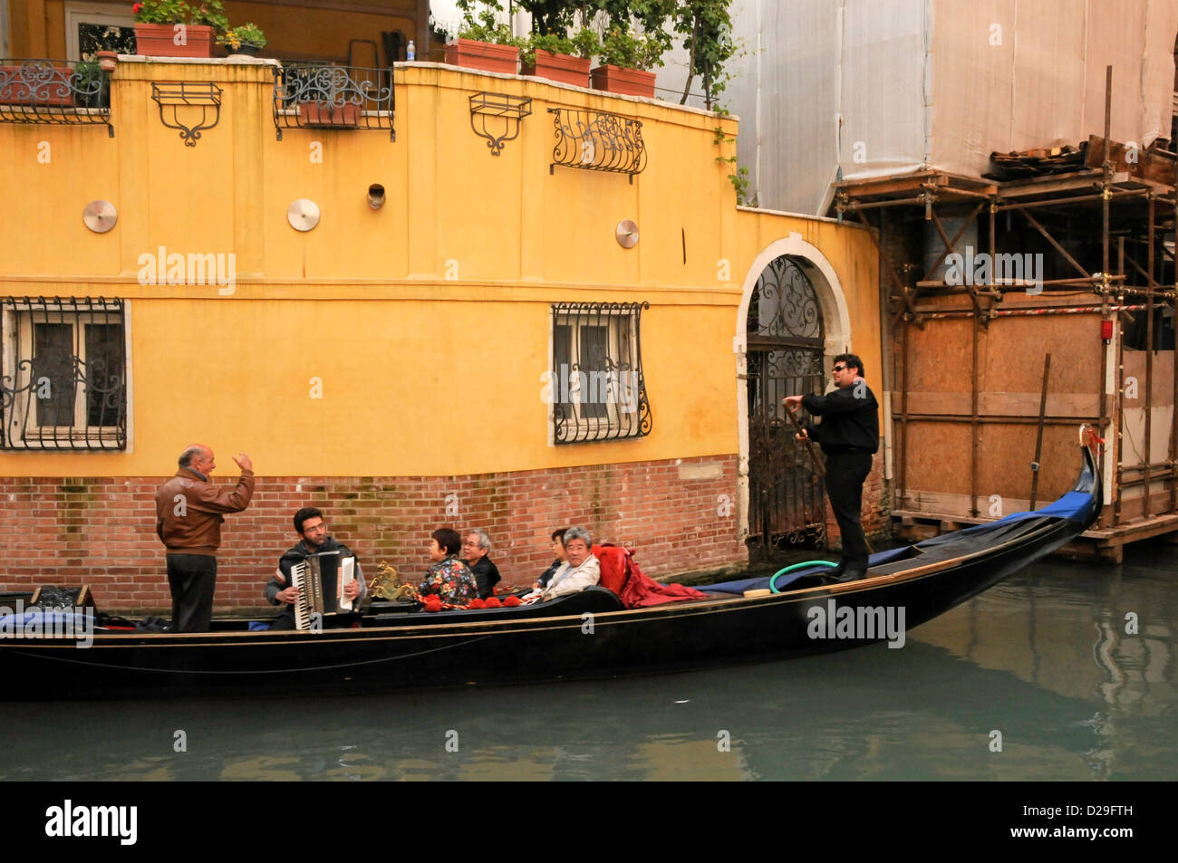 Black Gondola High Resolution Stock Photography and Images - Alamy