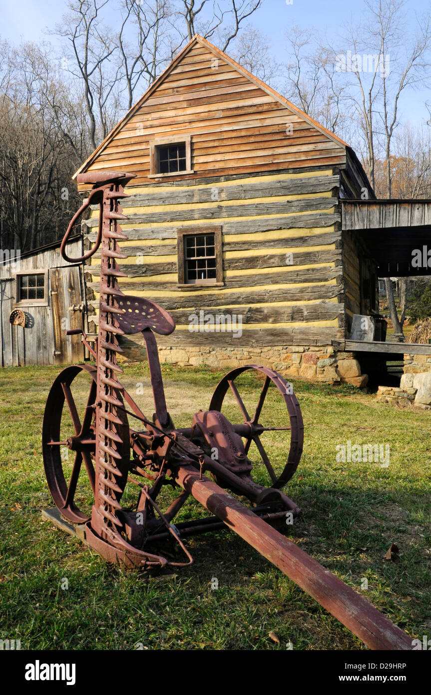 Black and white log cabin hi-res stock photography and images - Alamy