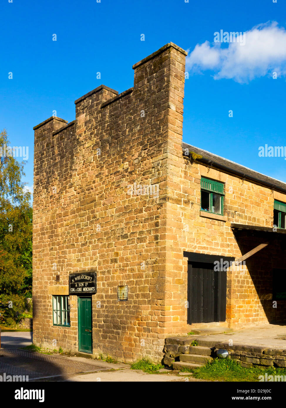 The Gothic Warehouse at the northern terminus of the Cromford Canal Derbyshire England UK built 1794 for Sir Richard Arkwright Stock Photo